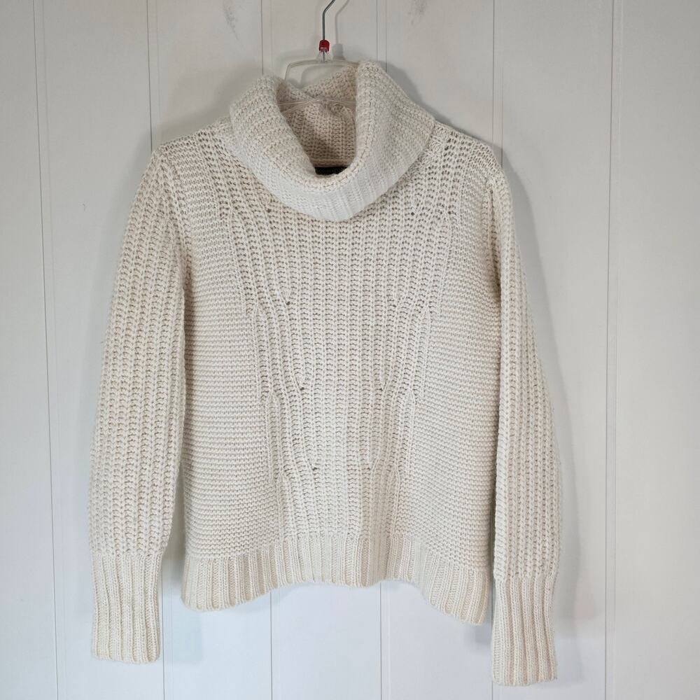 Banana Republic Italian Yarn chunky cable knit turtleneck sweater cream Size L